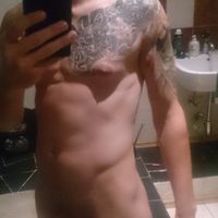See richirich90 naked photo and video
